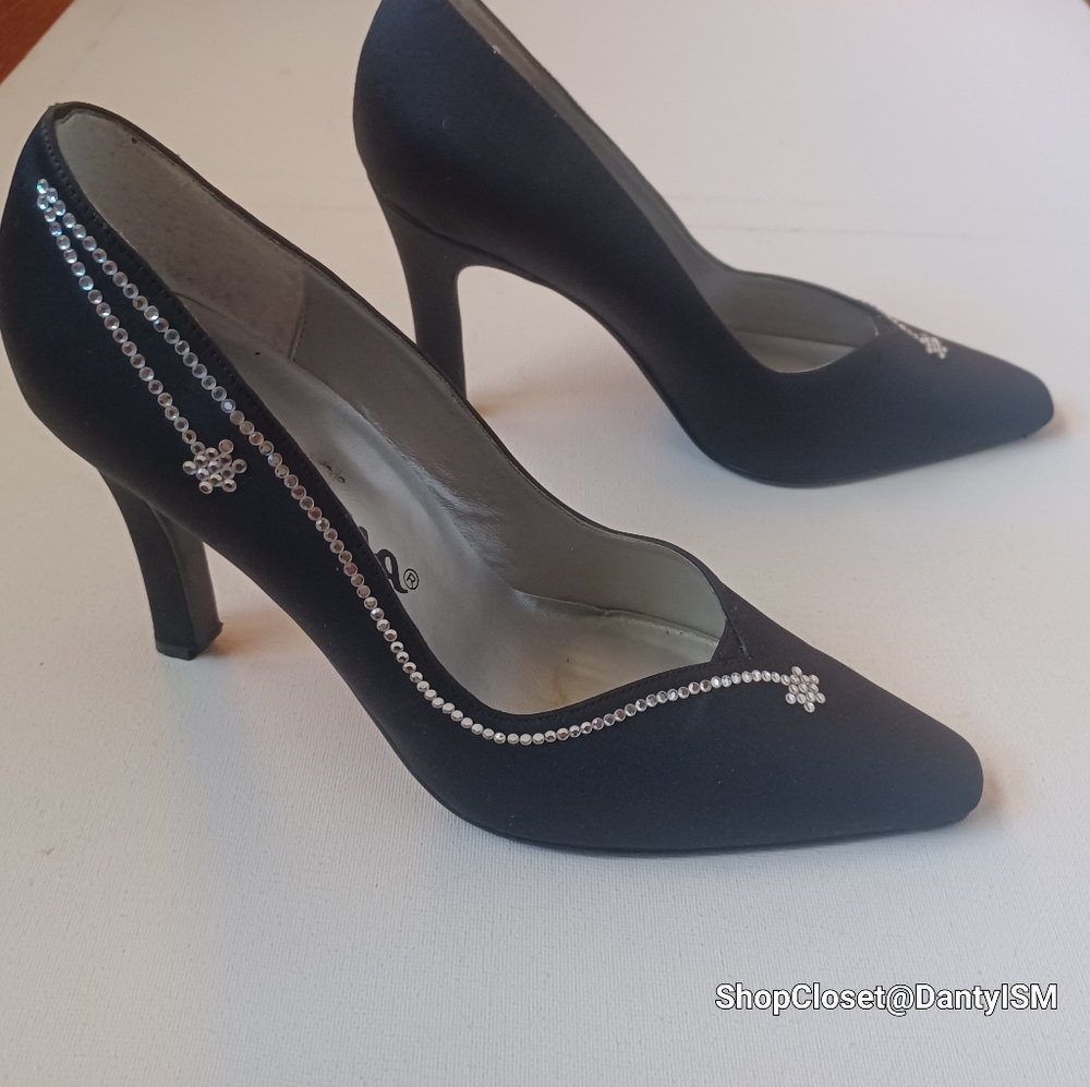 Elegant Black Heels with Rhinestone Detailing - Picture 4 of 16